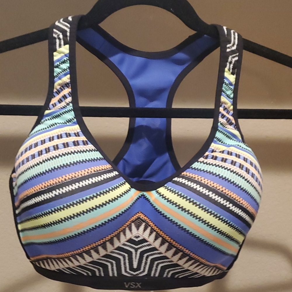 VICTORIA SECRET SPORTS BRA SIZE 36D